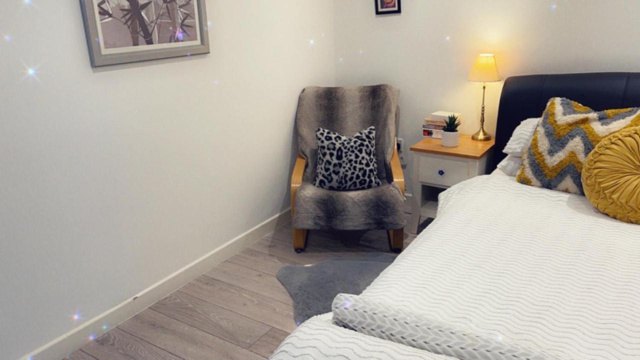 Stay In Woking With Benita Horsell المظهر الخارجي الصورة